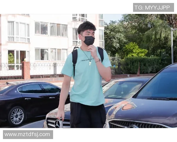 余嘉豪的成长之路：从青涩少年到篮球场上的耀眼明星