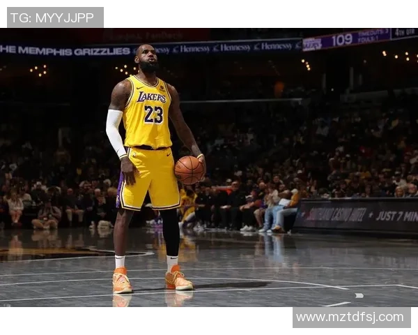 詹姆斯领衔骑士对决勇士全场精彩录像回放与赛后分析 詹姆斯领衔骑士对决勇士全场精彩录像回放与赛后分析