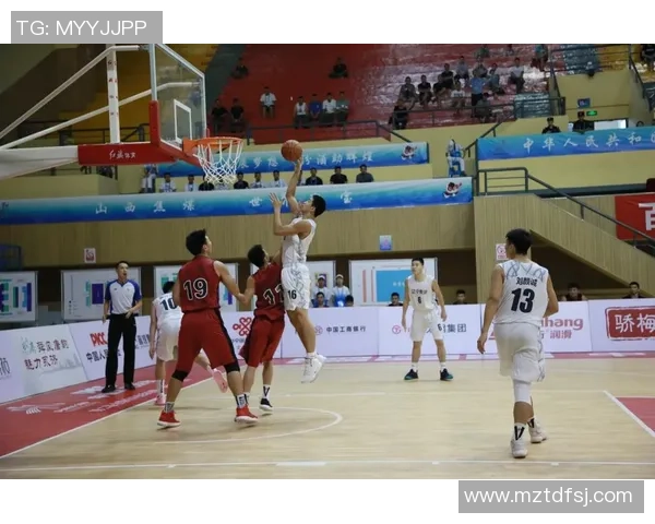 上海网球队在世界锦标赛中的默契配合与表现分析