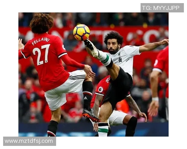 巴塞罗那与曼联激战正酣球迷热议精彩瞬间与战术分析