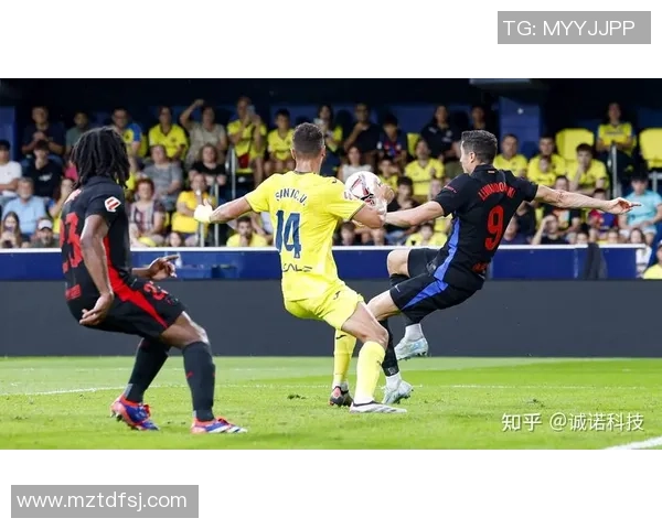 意甲激战热那亚迎战布雷西亚双方争夺关键积分展现精彩对决 意甲激战热那亚迎战布雷西亚双方争夺关键积分展现精彩对决