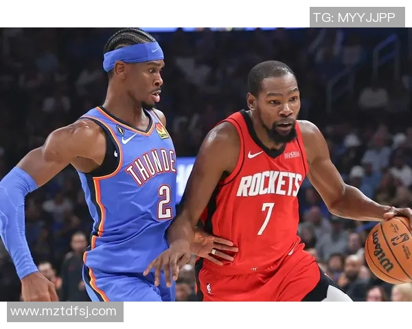 火箭队与雷霆队激战精彩瞬间英文图片分享与分析