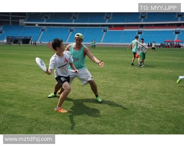 重庆飞盘队的包夹革新探索与战术创新之路