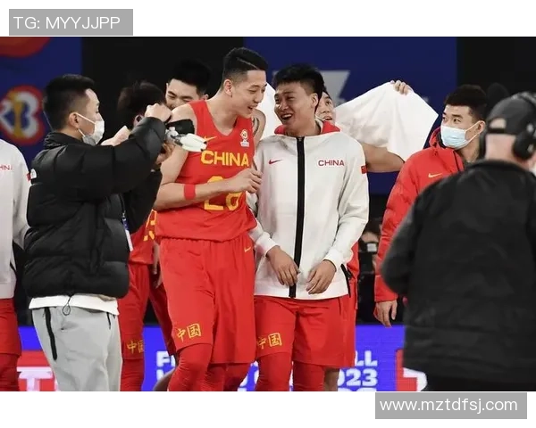 上海篮球队在世界杯预选赛中以54分稳居积分榜首位展现强劲实力 上海篮球队在世界杯预选赛中以54分稳居积分榜首位展现强劲实力